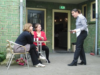 Chocotaaltjes, poëzie bij de koffie