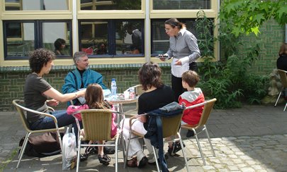 chocotaaltjes, gedicht bij de thee